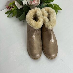 Women’s Metallic Taupe Faux-Fur Lined Ankle Boots